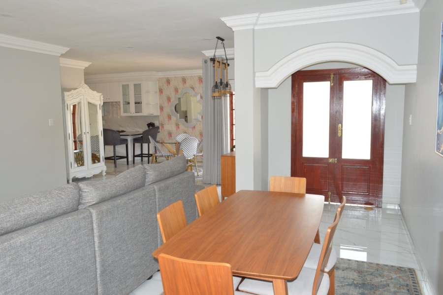 3 Bedroom Property for Sale in Flamwood North West